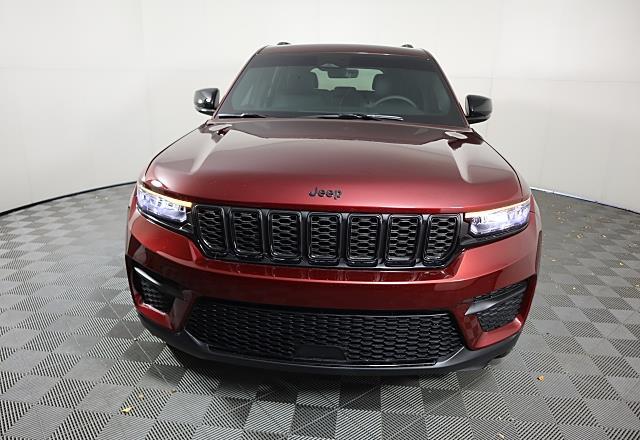 2025 Jeep Grand Cherokee Altitude X photo 3