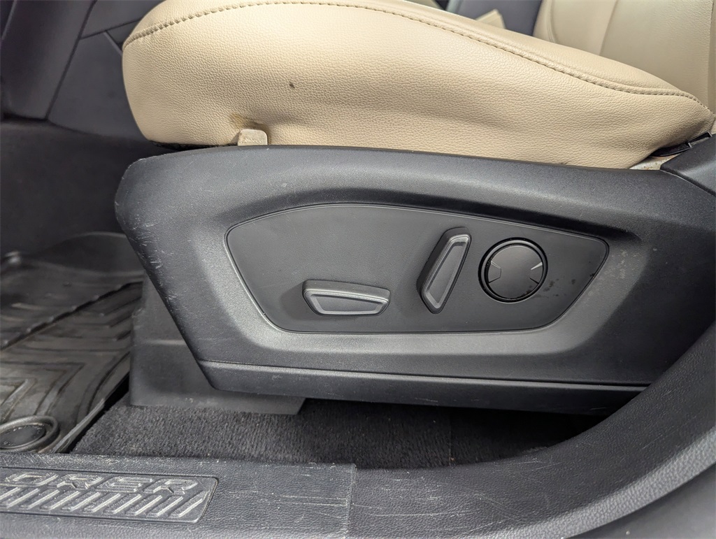 2020 Ford Explorer XLT photo 10