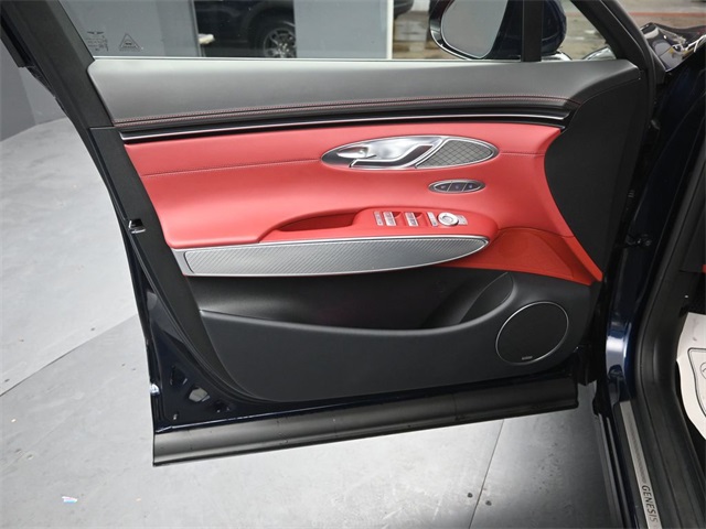 2025 GENESIS GV70 - Image 21
