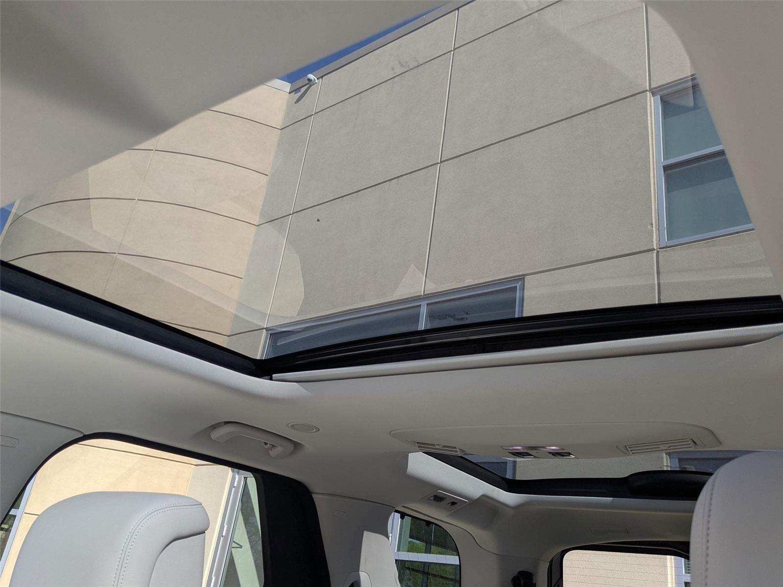 2025 Land Rover Discovery SE photo 21