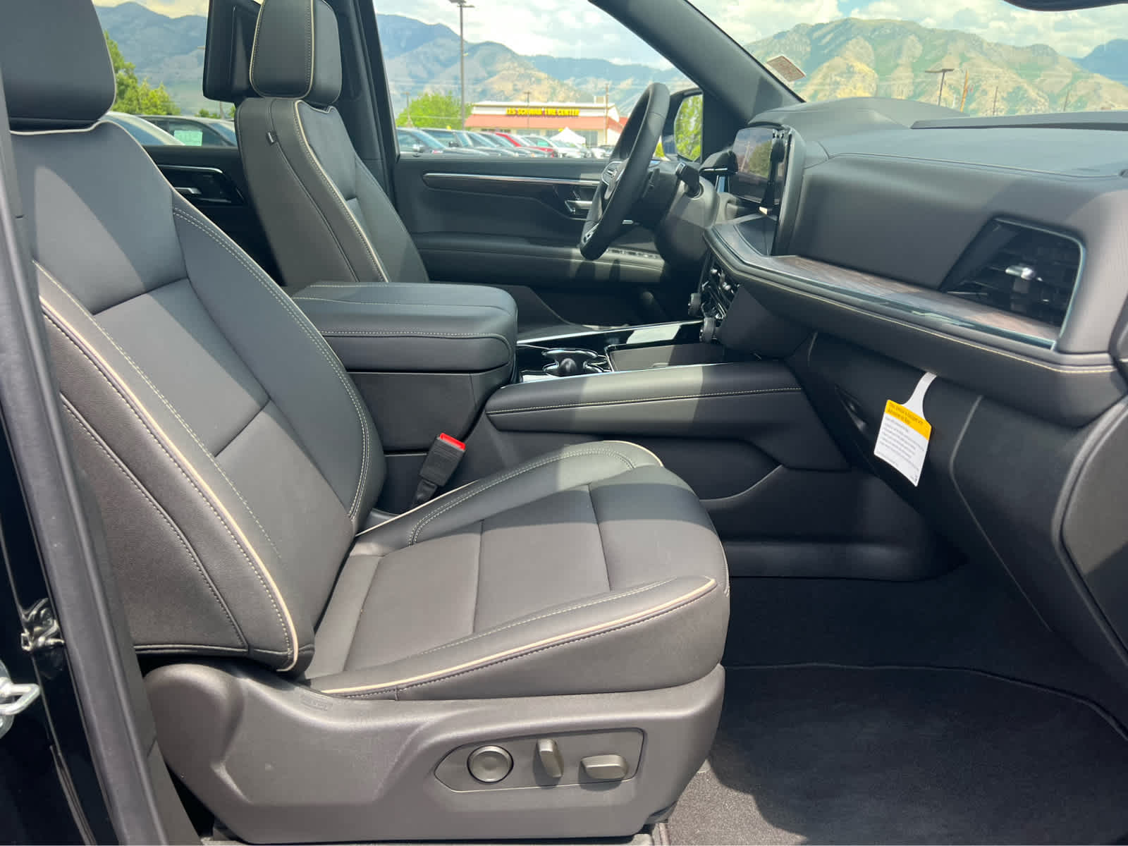 2025 Chevrolet Tahoe Premier photo 23