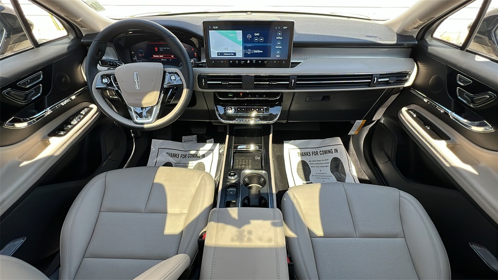 2025 Lincoln Corsair Premiere photo 3