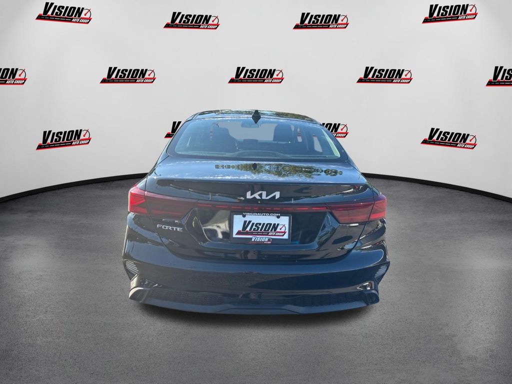 2023 Kia Forte LXS photo 6