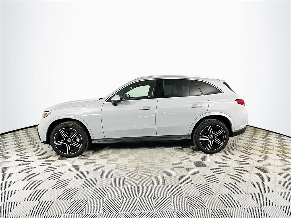 2026 Mercedes Benz GLC 300 4MATIC photo 4