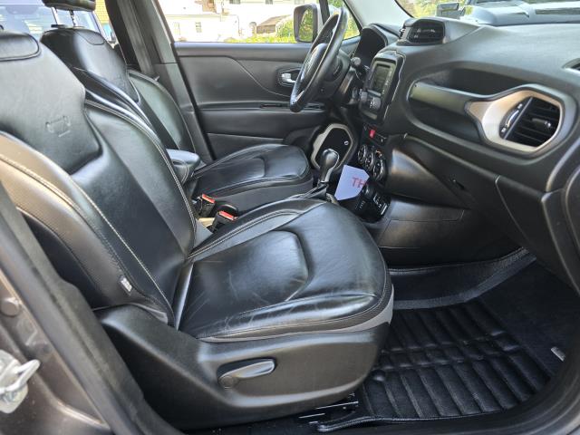 2016 Jeep Renegade Limited photo 10