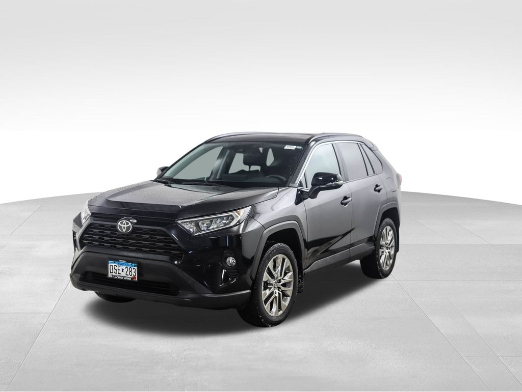 2019 Toyota RAV4 XLE Premium's photo