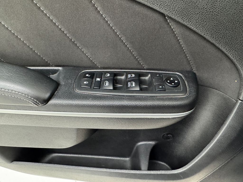 2021 Dodge Charger R/T photo 26