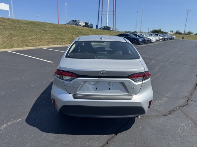2026 Toyota Corolla LE photo 4