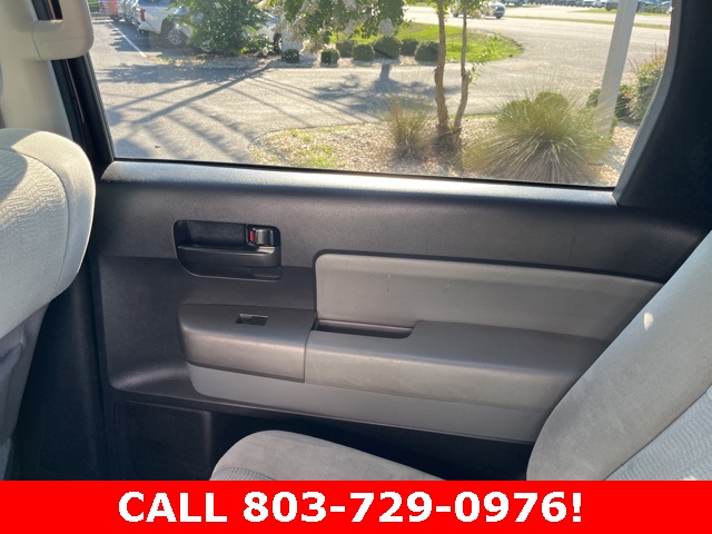 2016 Toyota Sequoia SR5 photo 12