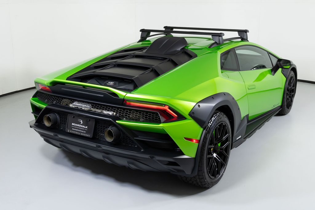 2024 Lamborghini Huracan Sterrato photo 2