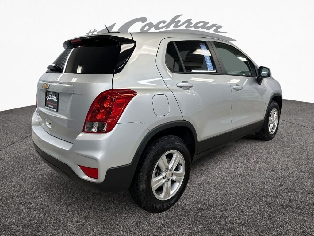2022 Chevrolet Trax LS photo 18
