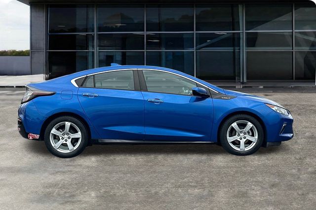 2018 Chevrolet Volt LT photo 3