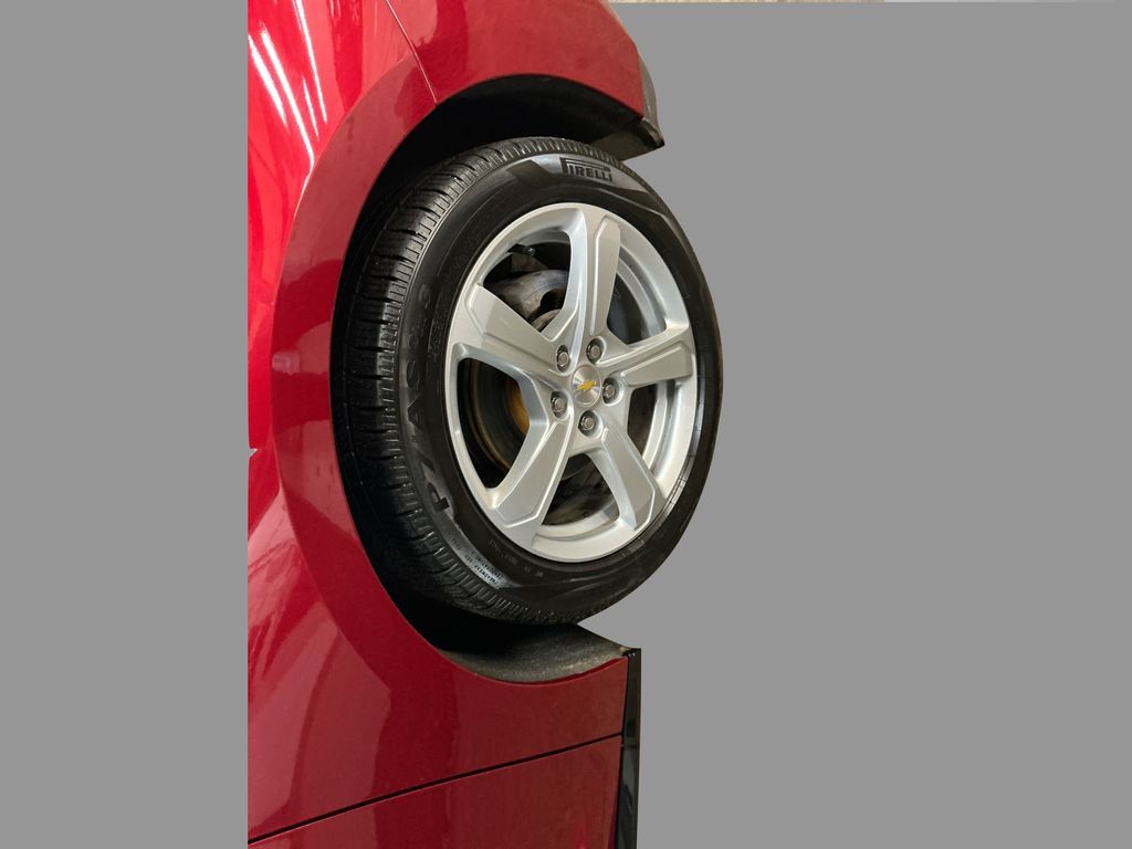 2018 Chevrolet Volt LT photo 13