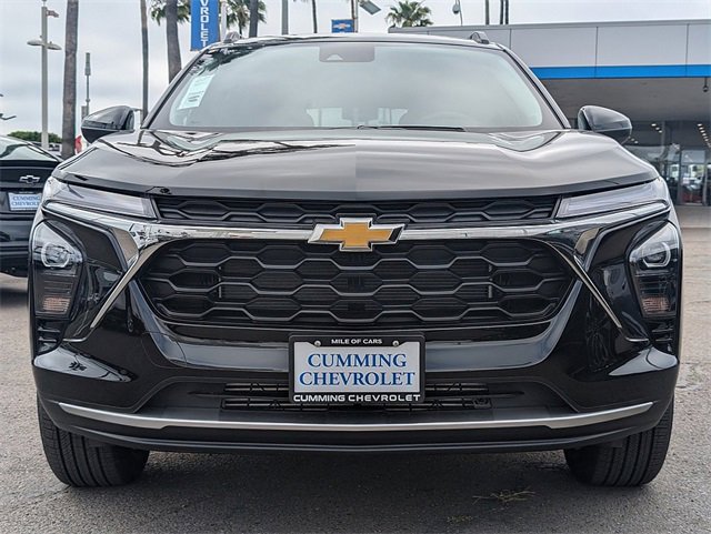 2025 Chevrolet Trax LT photo 4