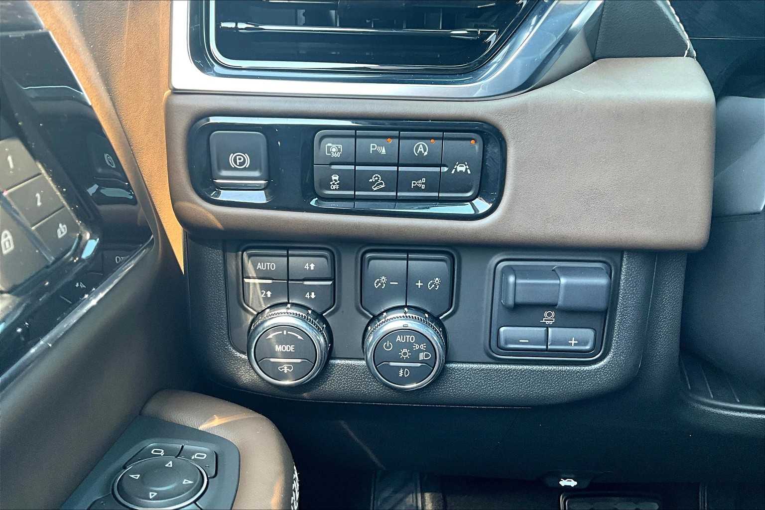 2025 Gmc Yukon Denali Ultimate photo 30