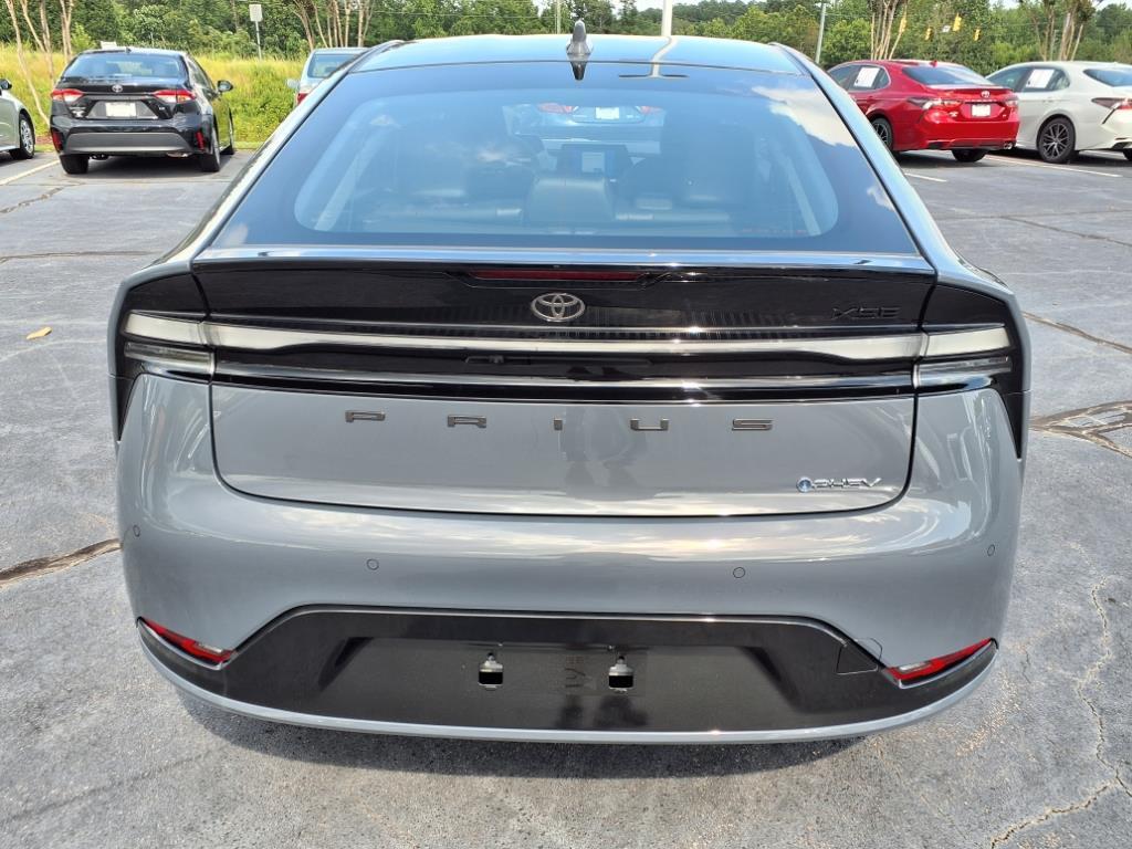 2025 Toyota Prius Plug-in Hybrid XSE photo 4
