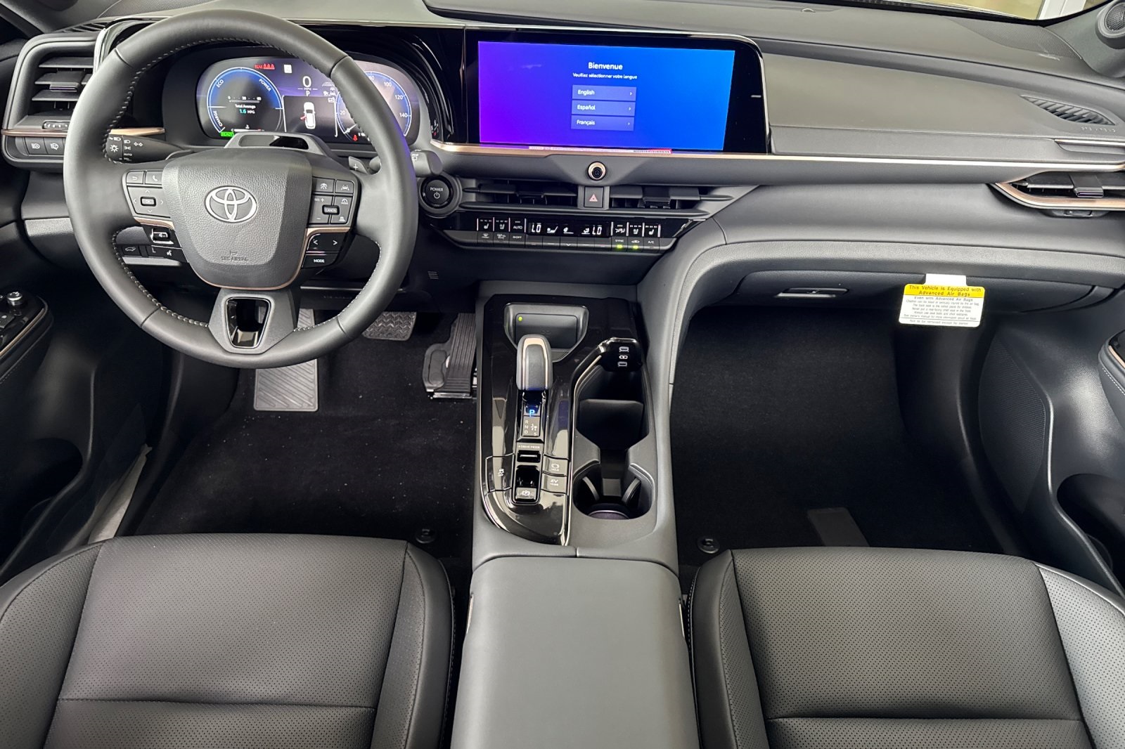 2025 Toyota Crown Signia Limited photo 4