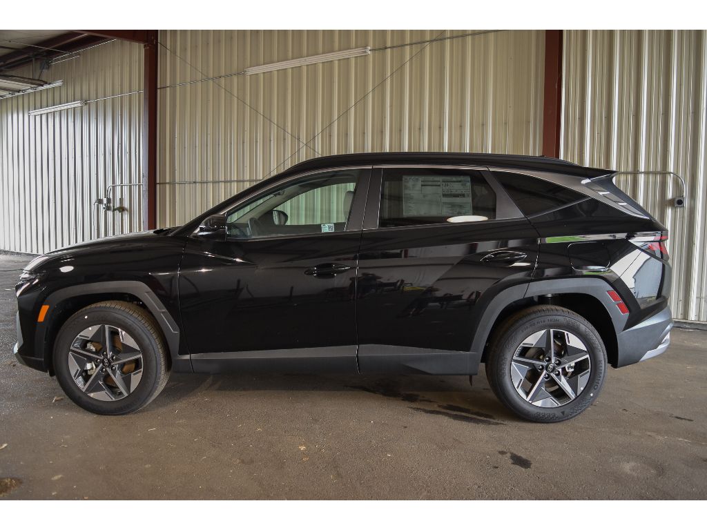 2025 Hyundai Tucson SEL photo 3