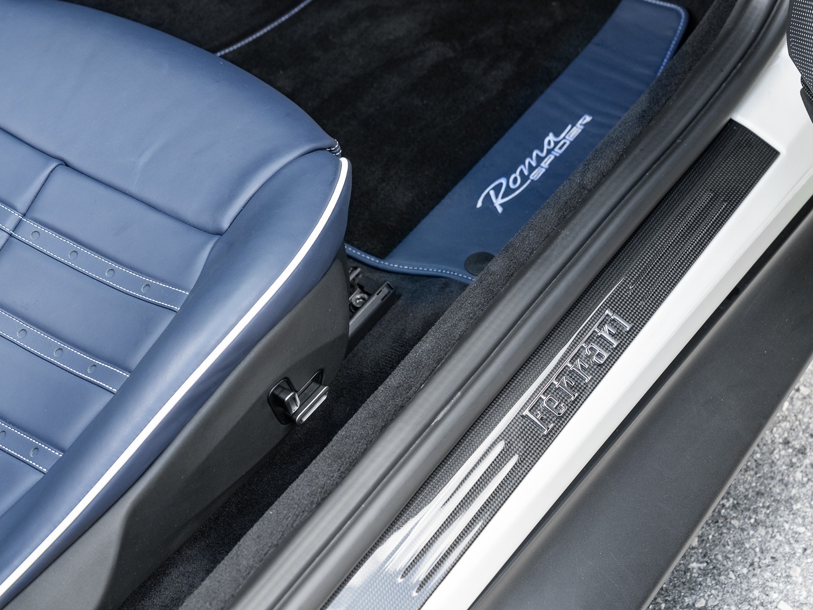 2024 Ferrari Roma Spider photo 46