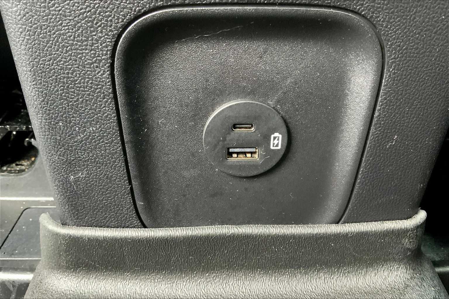 2022 Ford Escape SEL photo 30
