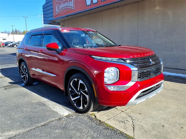2022 Mitsubishi Outlander SEL Special Edition's photo