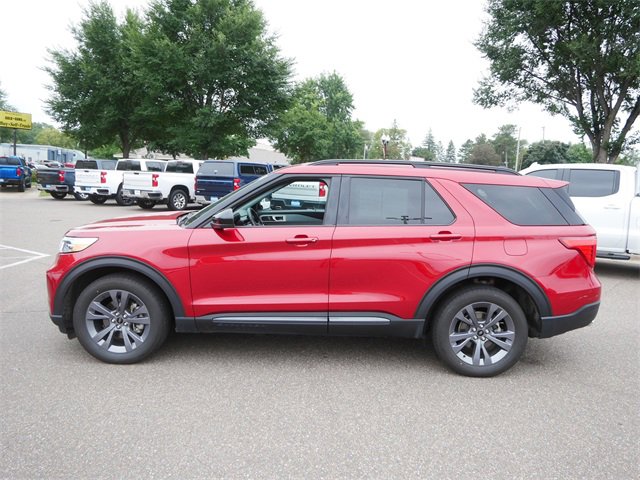 2023 Ford Explorer XLT photo 3