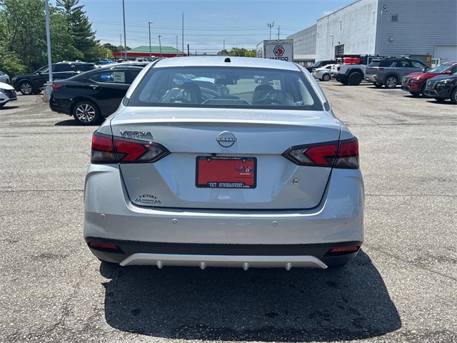 2025 Nissan Versa 1.6 S photo 5