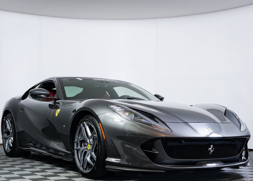 2020 Ferrari 812 Superfast Base photo 3
