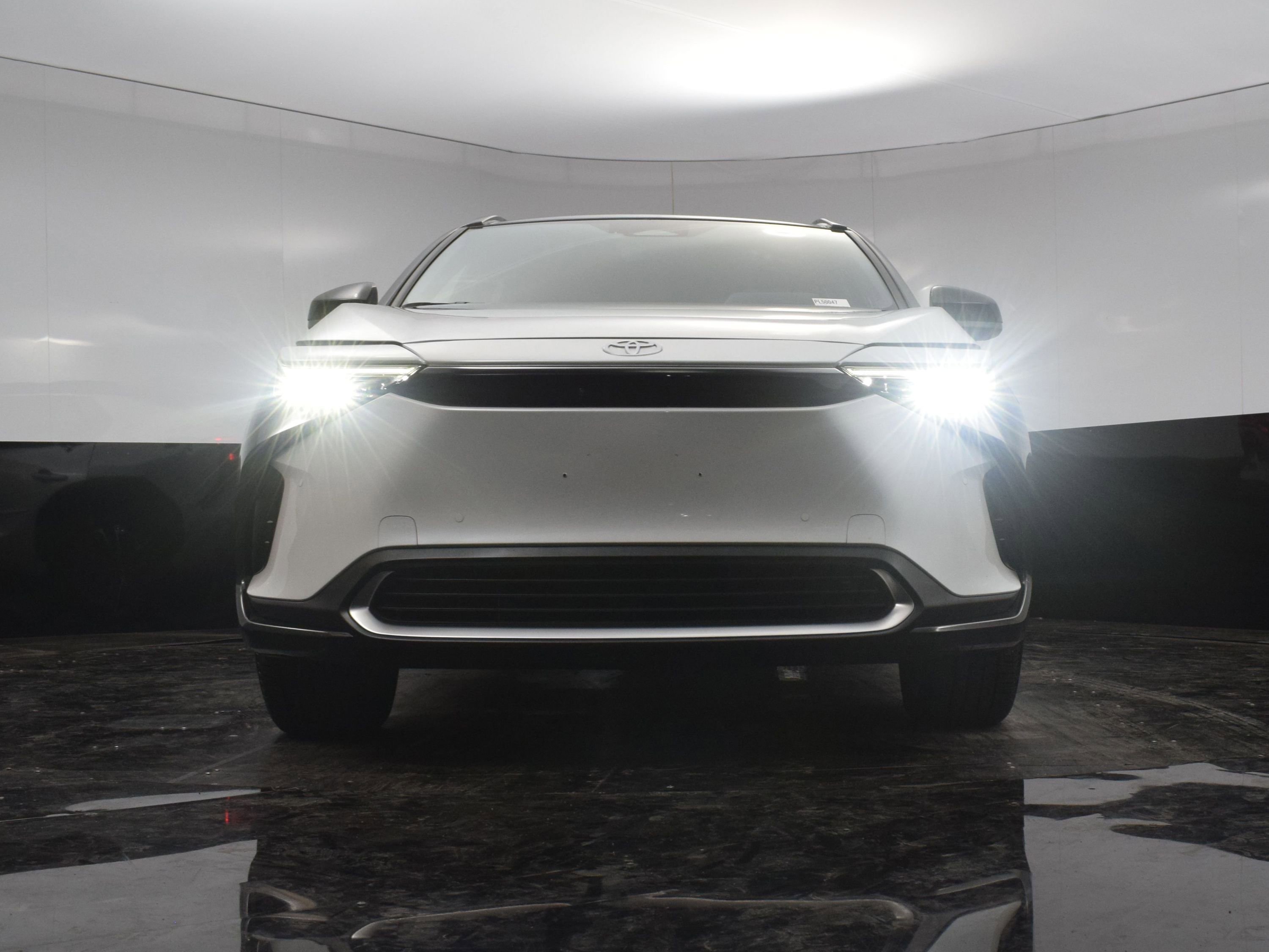2024 Toyota bZ4X XLE photo 17
