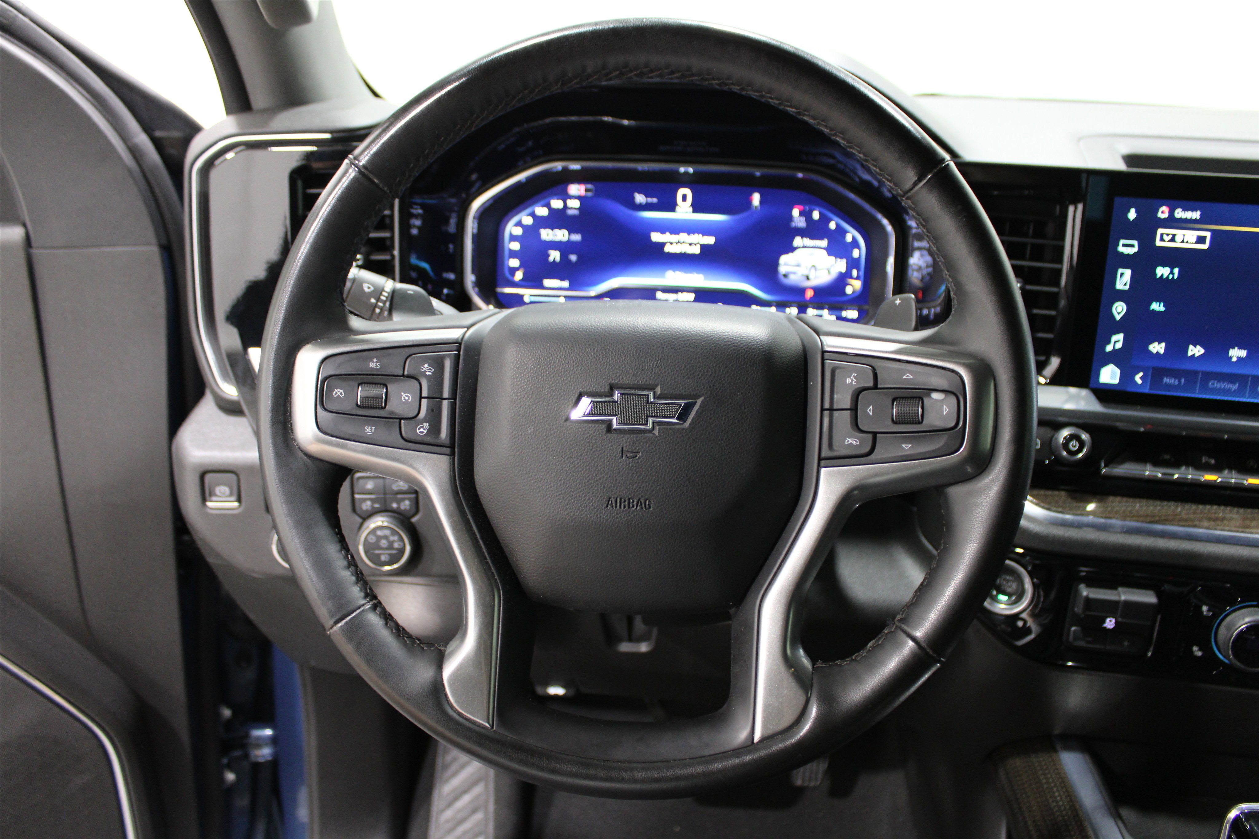 2024 Chevrolet Silverado 1500 RST photo 6