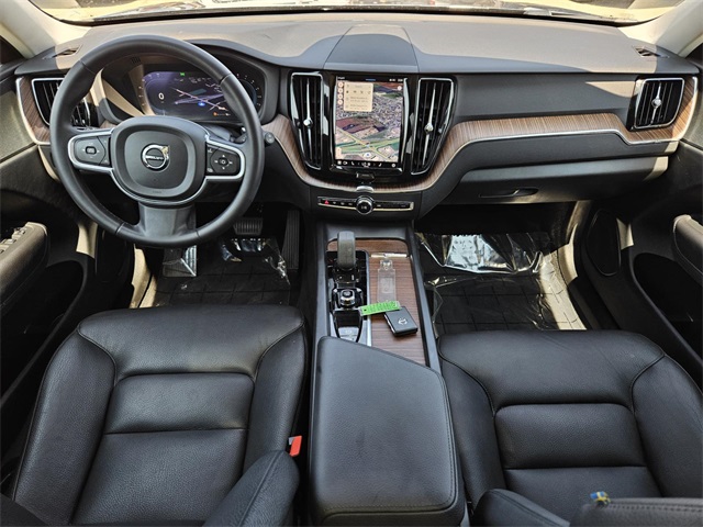 2022 Volvo XC60 B5 Momentum photo 27