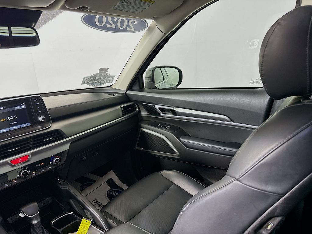 2020 Kia Telluride S photo 21