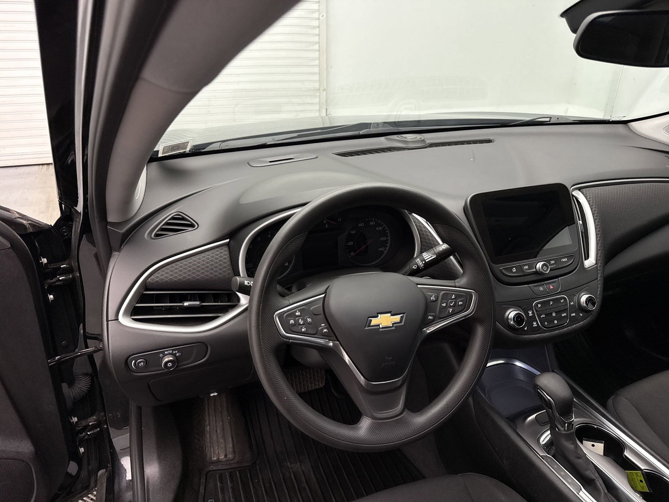 2023 Chevrolet Malibu 1LT photo 29