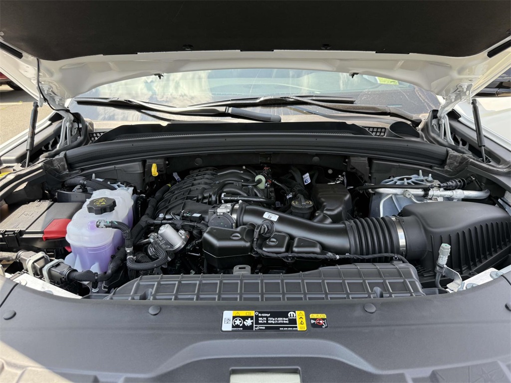 2025 Jeep Grand Cherokee Limited photo 9