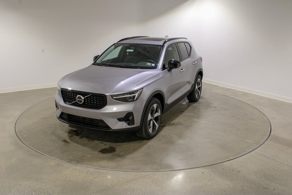 2026 Volvo XC40 Plus's photo
