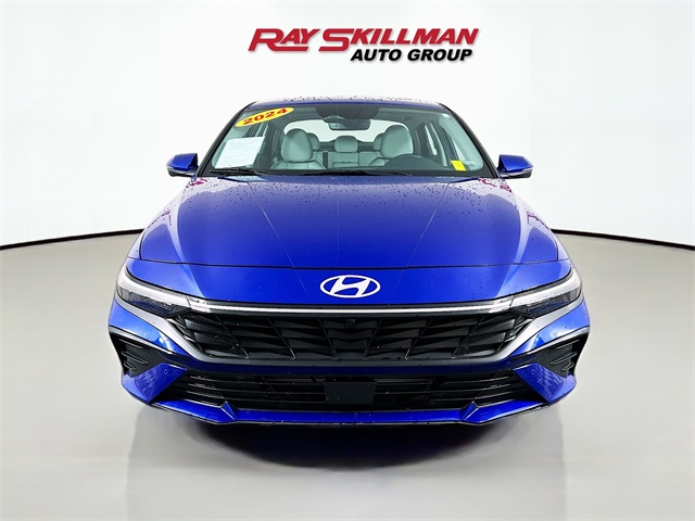 2024 Hyundai Elantra Limited photo 2