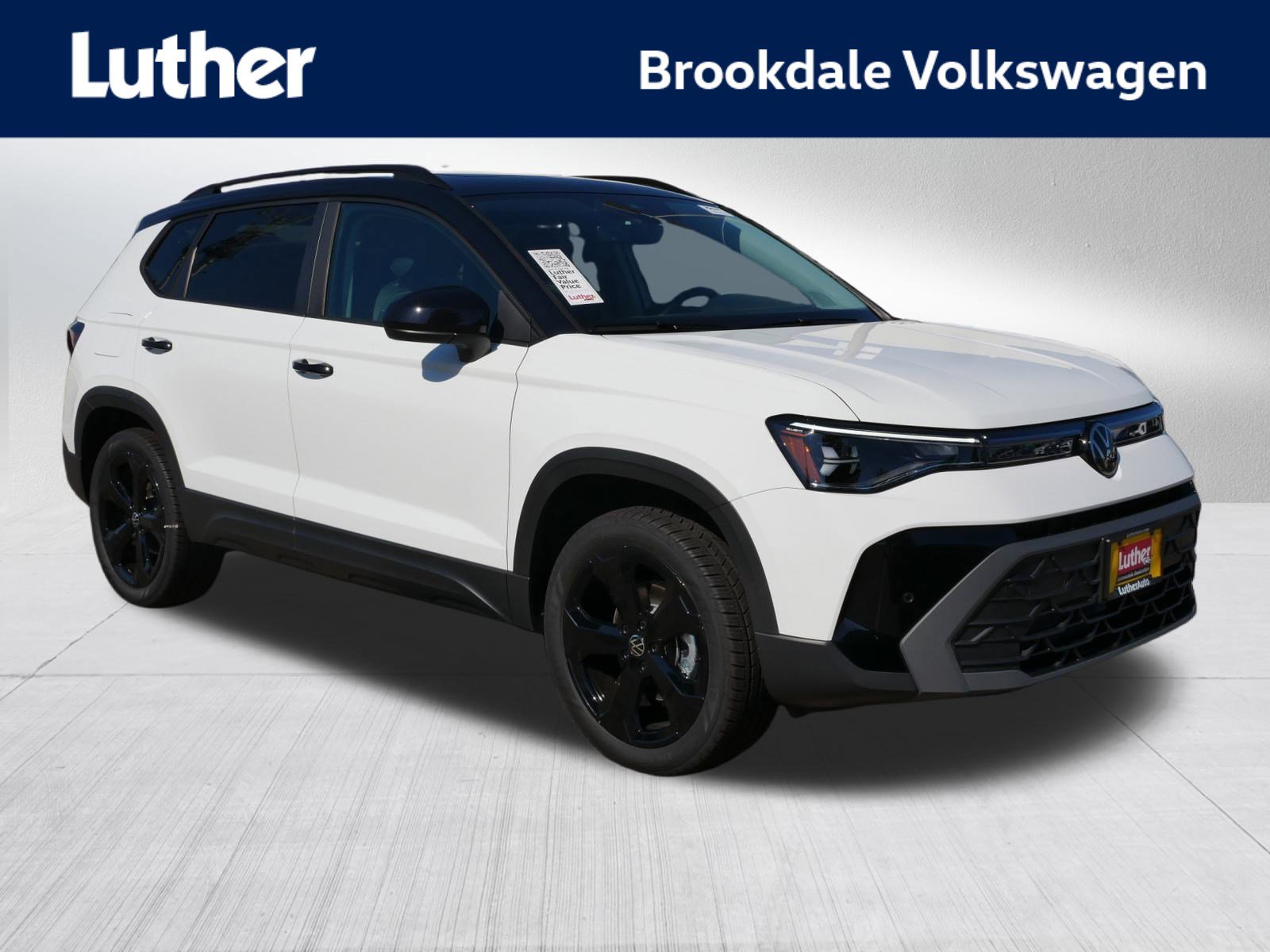 2025 Volkswagen Taos SE Black's photo