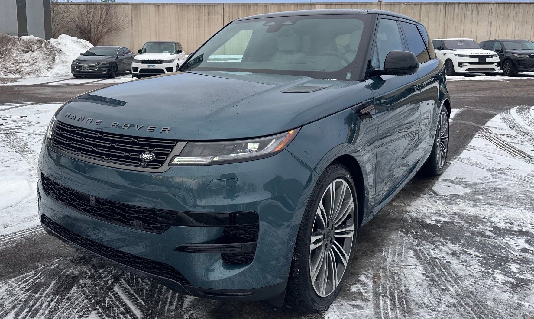 2026 Land Rover Range Rover Sport SE's photo