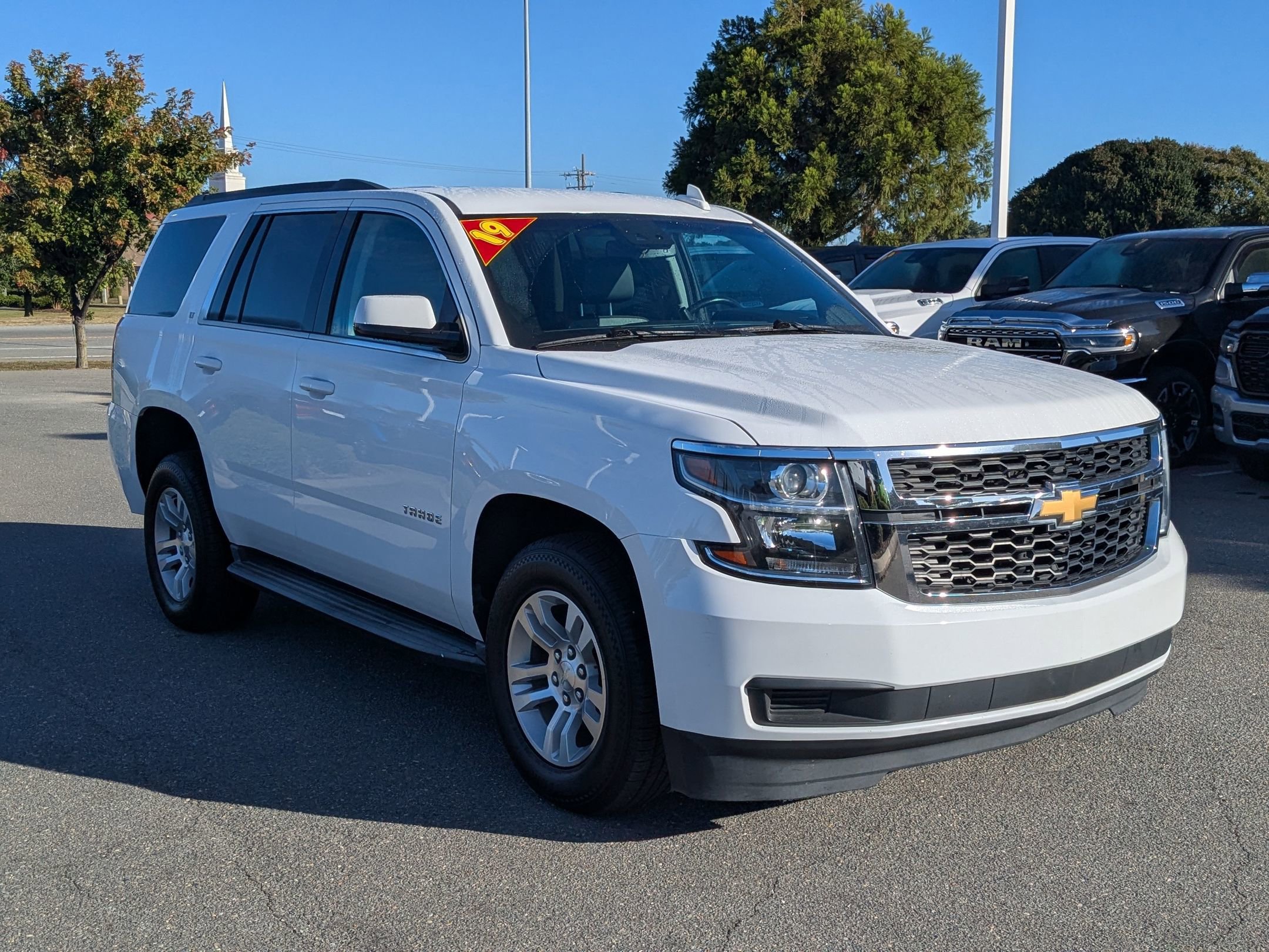 2019 Chevrolet Tahoe LT photo 2