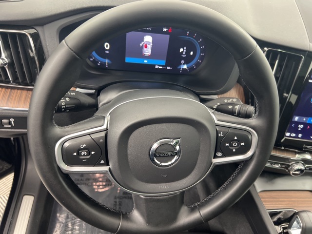 2022 Volvo XC60 B5 Momentum photo 20