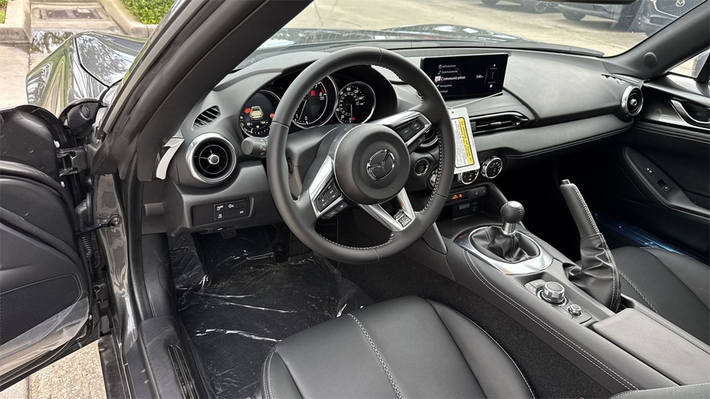 2025 Mazda MX-5 Miata Miata RF Grand Touring photo 18