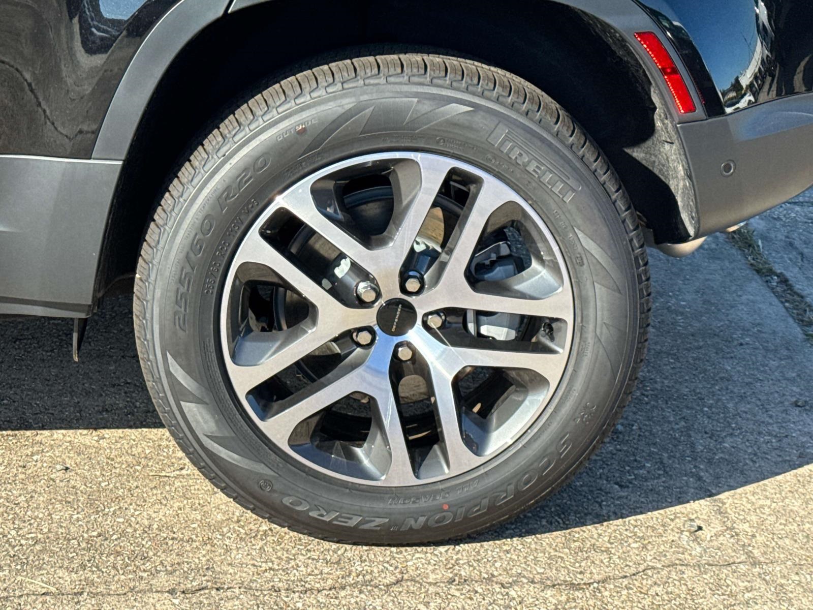 2026 Land Rover Defender 110 S photo 3