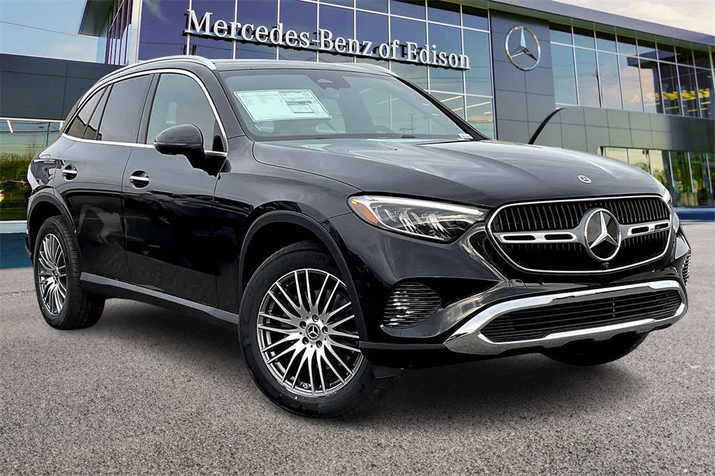 2026 Mercedes-Benz GLC Base's photo