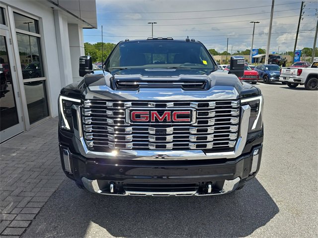 2025 Gmc Sierra HD Denali photo 2