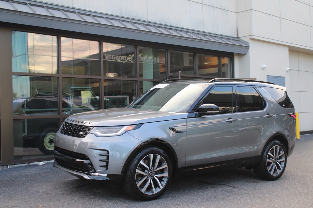 2025 Land Rover Discovery Dynamic SE's photo