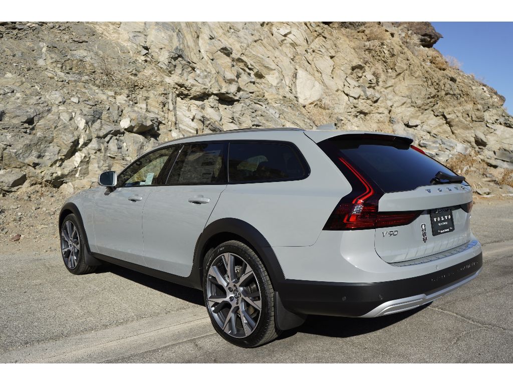 New 2025 Volvo V90 Cross Country B6 Ultra Wagon in Cathedral City 5V1083 Volvo Cars Palm Springs