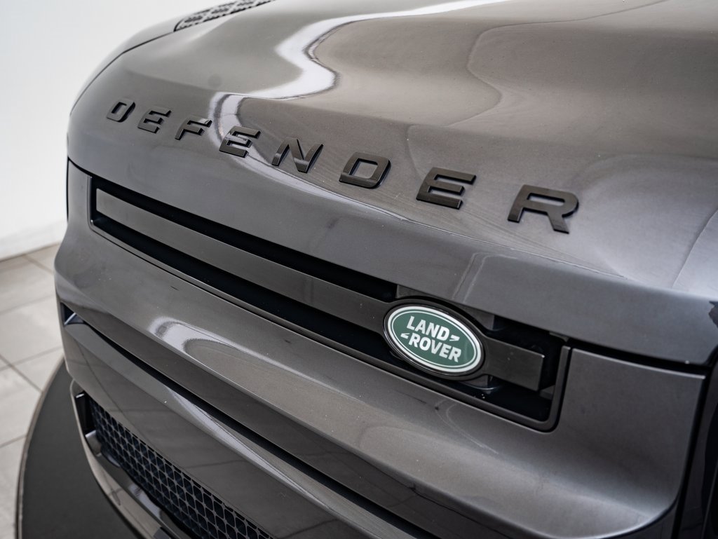 2023 Land Rover Defender 90 V8 photo 3