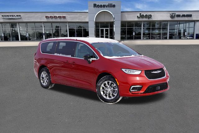 2026 Chrysler Pacifica Limited's photo