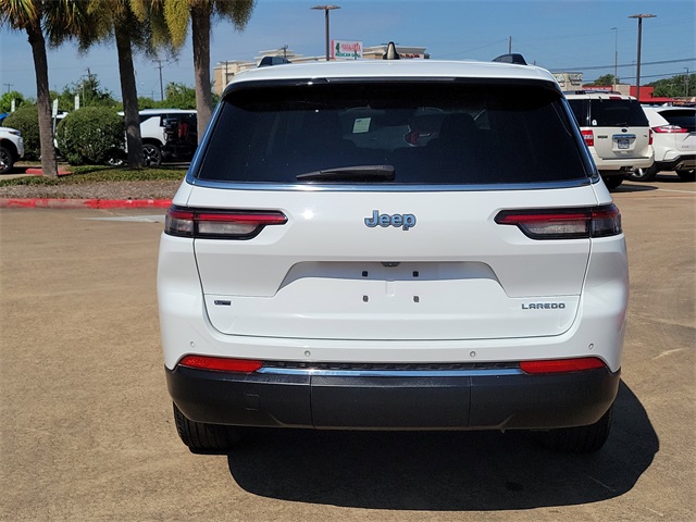 2023 Jeep Grand Cherokee Laredo photo 4
