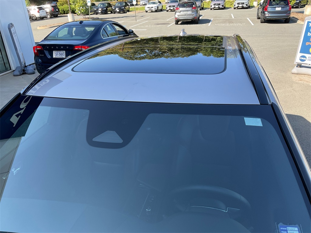2024 Volvo XC60 B5 Plus photo 17